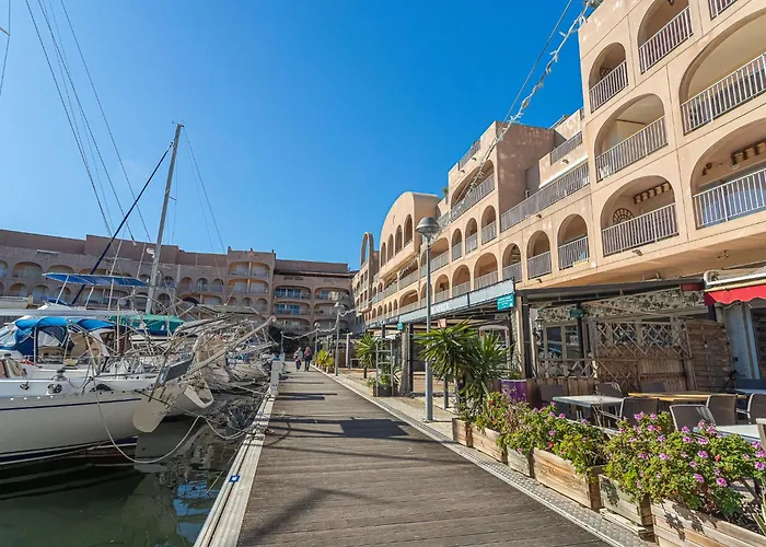 Апартаменти Port De La Gavine I-1 By Interhome Єр